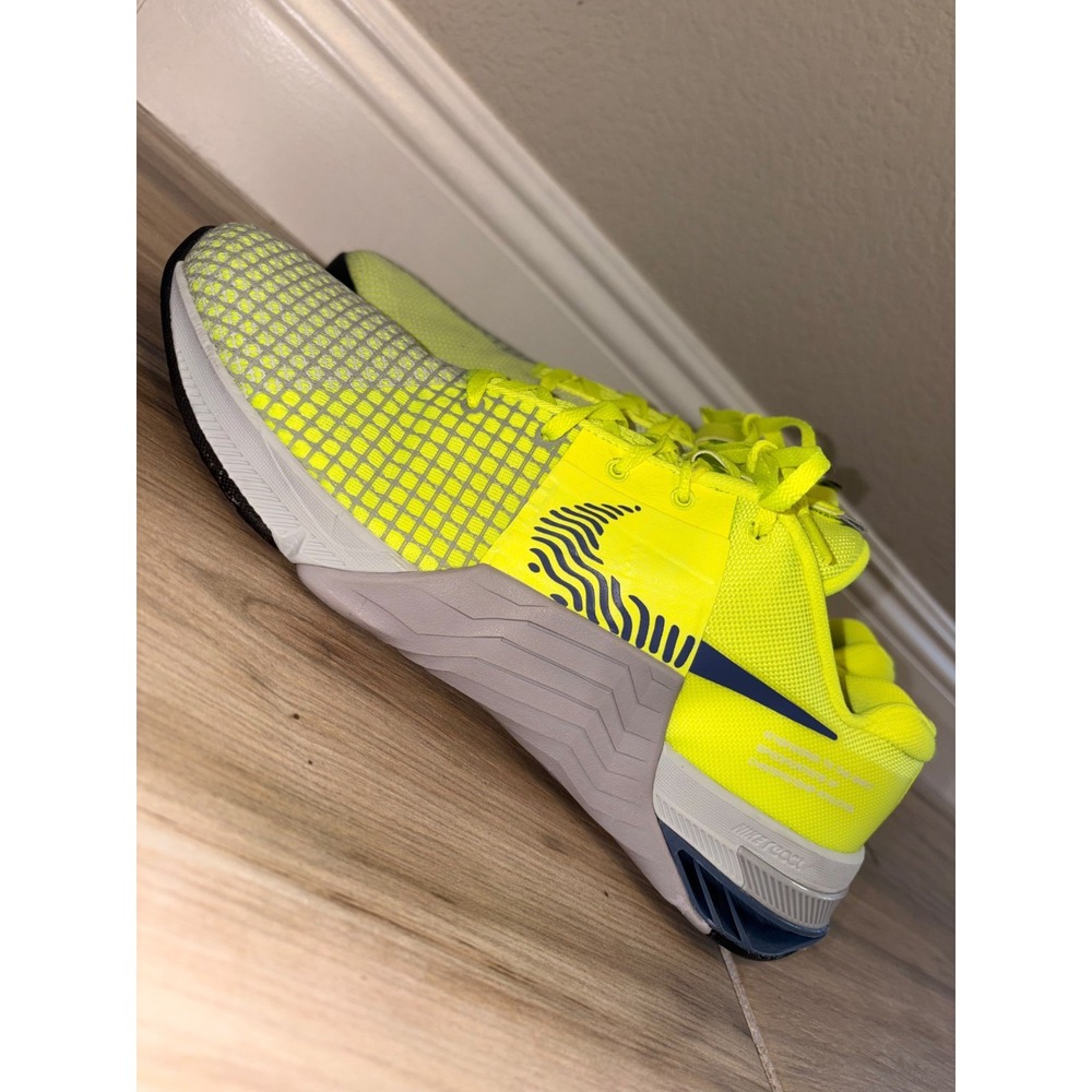 Nike Men's Size 11 Metcon 8 Low Volt Diffused Sneakers